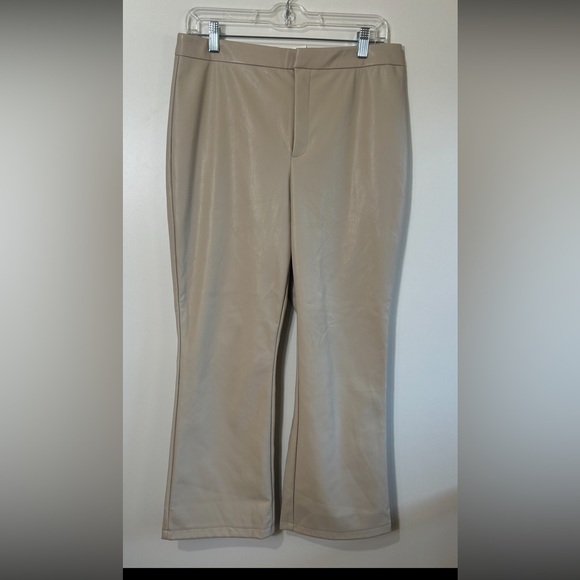 NWT JOE FRESH FAUX LEATHER WOMEN PANTS IN CREAM COLOUR SIZE 10 - Picture 4 of 10